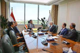 وزير التموين  يجتمع برئيس...