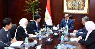 وزير الاستثمار والتجارة الخارجية يلتقى...