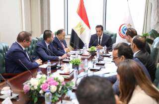 وزير الصحة يترأس إجتماع اللجنة...