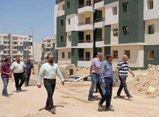 مسئولو ” الإسكان ” يتفقدون...