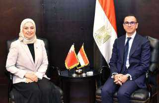 وزير الاستثمار يستقبل سفيرة البحرين...