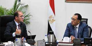 رئيس الوزراء يتابع مع وزير...