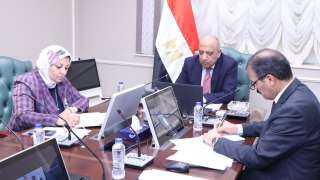 وزير الكهرباء يبحث مع وفد...