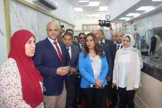 وزيرة التنمية المحلية ومحافظ القليوبية...