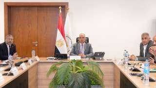 وزير الرى يتابع موقف النقاط...