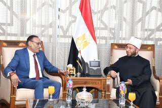وزير الأوقاف يستقبل عميد كلية...