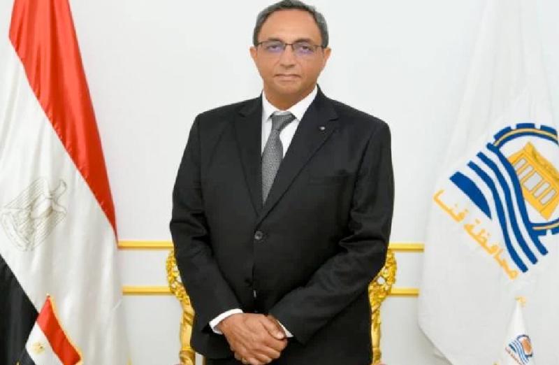 الدكتور خالد عبدالحليم محافظ قنا