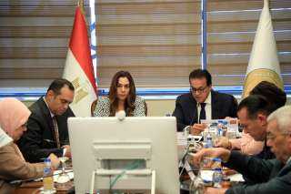 نائب رئيس مجلس الوزراء يعقد...