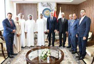 وزير البترول يستقبل وفداً من...