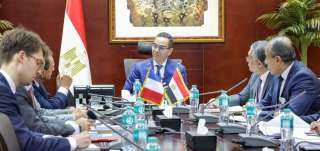 وزير الاستثمار والتجارة الخارجية يستقبل...