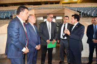 وزير الشباب والرياضة يبحث الفرص...
