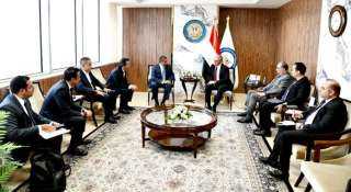 وزير البترول يستقبل رئيس شركة...