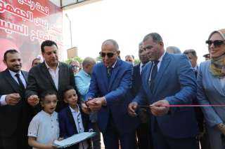محافظ المنيا يفتتح معرض ”...
