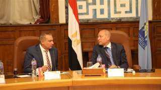 محافظ القاهرة يبحث مع صندوق...