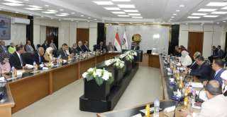 وزير قطاع الأعمال العام يترأس...