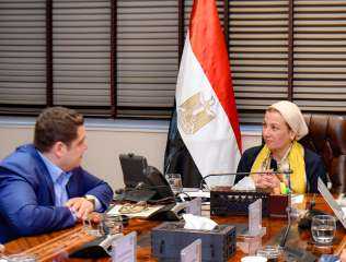 وزيرة البيئة تلتقى النائب البرلمانى...