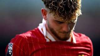 هارفي إليوت لاعب ليفربول يتعرض...