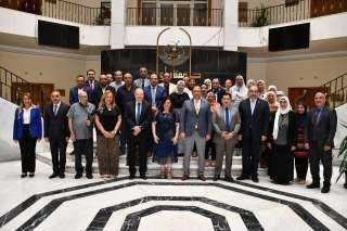 هيئة سنتريور تُوصى بإعادة منح...