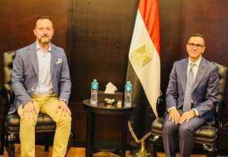 وزير الاستثمار والتجارة الخارجية يلتقي...