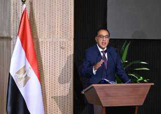 مدبولي يوجه بعقد اجتماع مع...