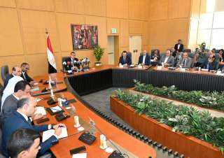 وزير الإسكان: لدينا مجموعة من...