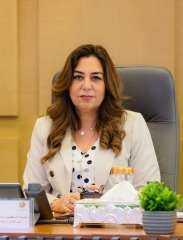 وزيرة التنمية المحلية تستعرض تقريراً...