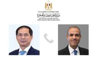 وزير الخارجية يجرى اتصالاً هاتفياً...