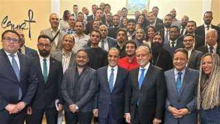 وزير الخارجية يؤكد دور الجالية...