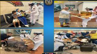 رجال الشرطة بمطار القاهرة الدولى...
