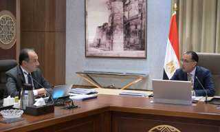 رئيس الوزراء يتابع مع وزير...