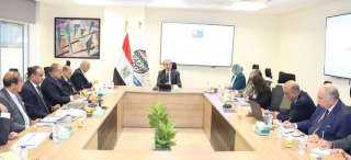 وزير قطاع الأعمال العام يعقد...