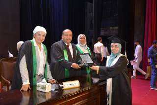جامعة القاهرة تحتفل بتخريج دفعة...
