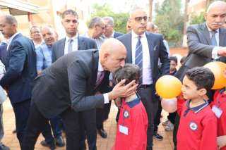 وزير التربية والتعليم يتابع انطلاق...