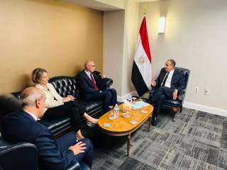 وزير الخارجية والهجرة يلتقى المفوض...