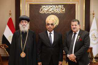 وزير العــدل يستقبل وفـــد الكنيسة...