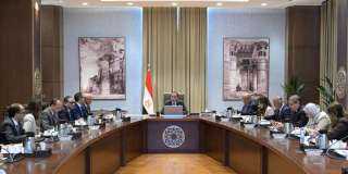 رئيس الوزراء يعقد اجتماعاً لبحث...