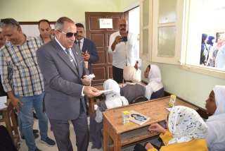 محافظ بورسعيد يتابع انتظام العملية...