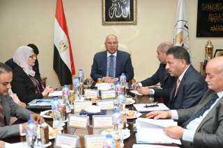وزير الصناعة والنقل يترأس اجتماع...