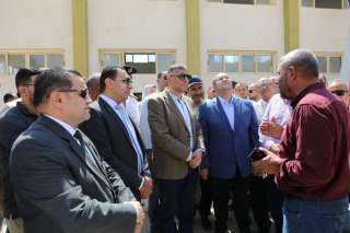 محافظ الجيزة : ٣ ...