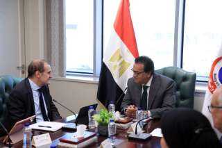 وزير الصحة والسكان يستقبل وفد...