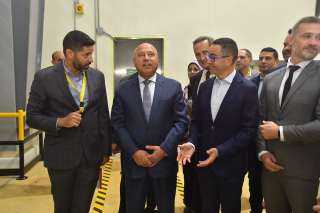 وزير الاستثمار والتجارة الخارجية يشارك...