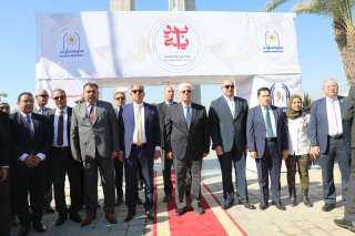 وزير التعليم العالي يتفقد جامعة...