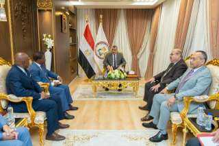وزير الإنتاج الحربي يستقبل ”سفير...