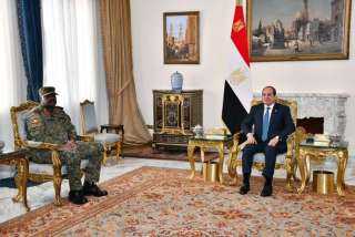 الرئيس السيسى يستقبل قائد قوات...