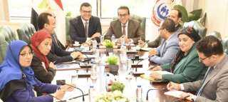 وزير الصحة والسكان ووزير الإسكان...