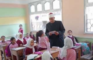 رئيس منطقة القليوبية الأزهرية يتفقد...
