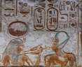 متاحف الآثار تكرس قطع شهر...