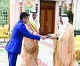 امير الكويت يتسلّم أوراق اعتماد...