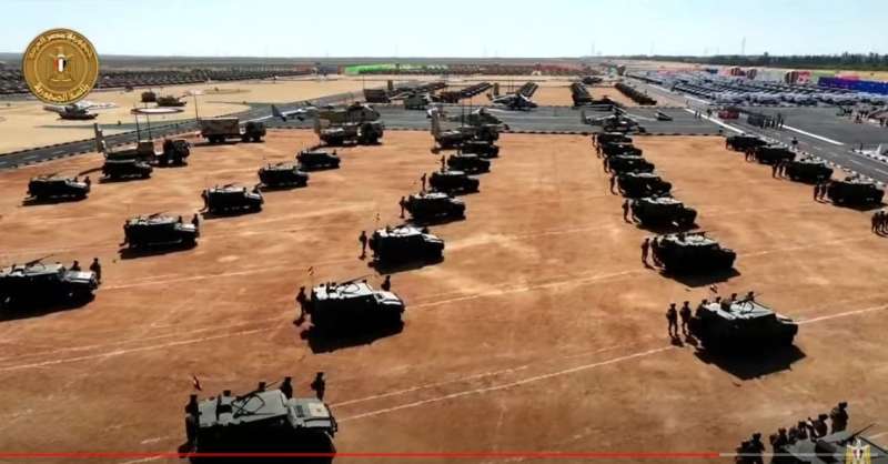 الرئيس السيسى يشهد بدء فعاليات تفتيش حرب الفرقة السادسة مدرعة بالجيش الثانى