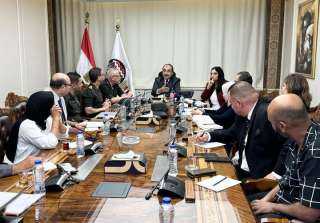 وزير قطاع الأعمال يتابع مستجدات...